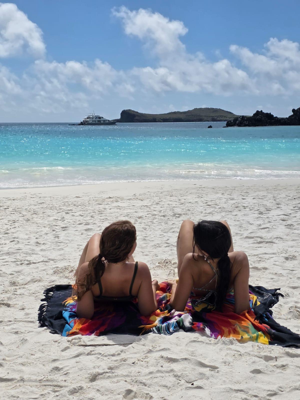 איתן נסיעות, שייט לגלפגוס, טיול לאקוודור וגלפגוס לנוסע העצמאי